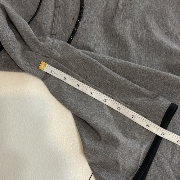 Coolibar Falcon Board Shorts Gray & Black UPF 50+ NWT Sz 38 - Picture 9 of 10